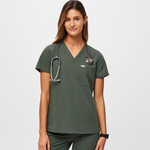 Figs Moss Catarina scrub top